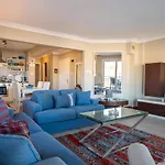 Flat W Sea View Balcony 3 Min To Marina Διαμέρισμα Çeşme