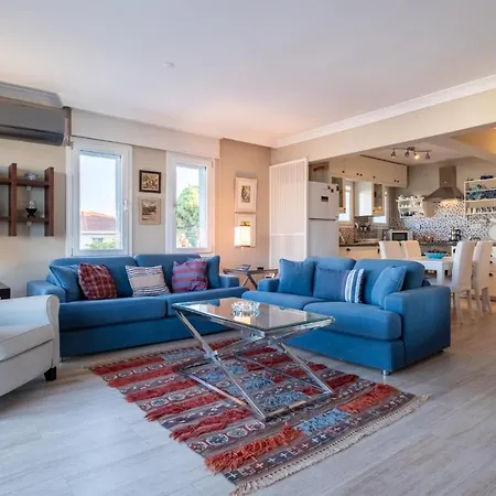 Flat W Sea View Balcony 3 Min To Marina *