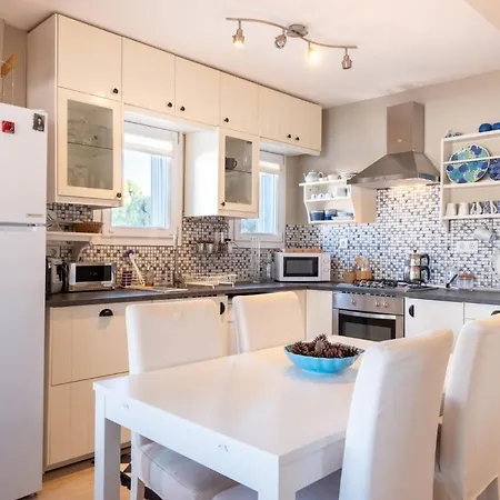 Flat W Sea View Balcony 3 Min To Marina Чешме