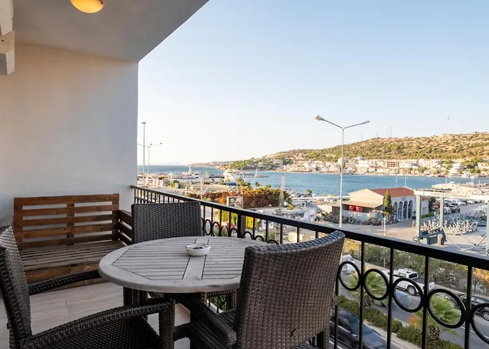 Flat W Sea View Balcony 3 Min To Marina 公寓 Çeşme
